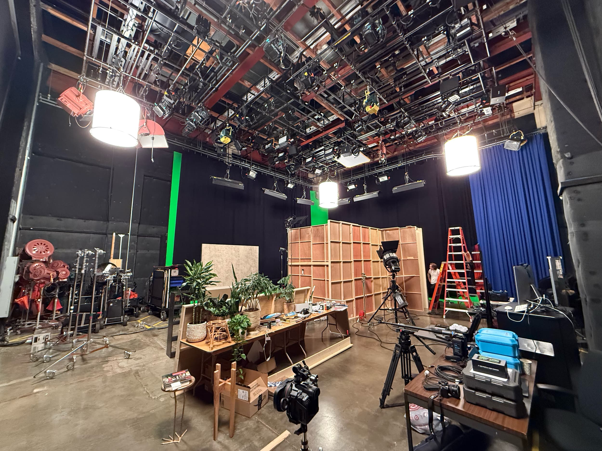 Apartment set construction